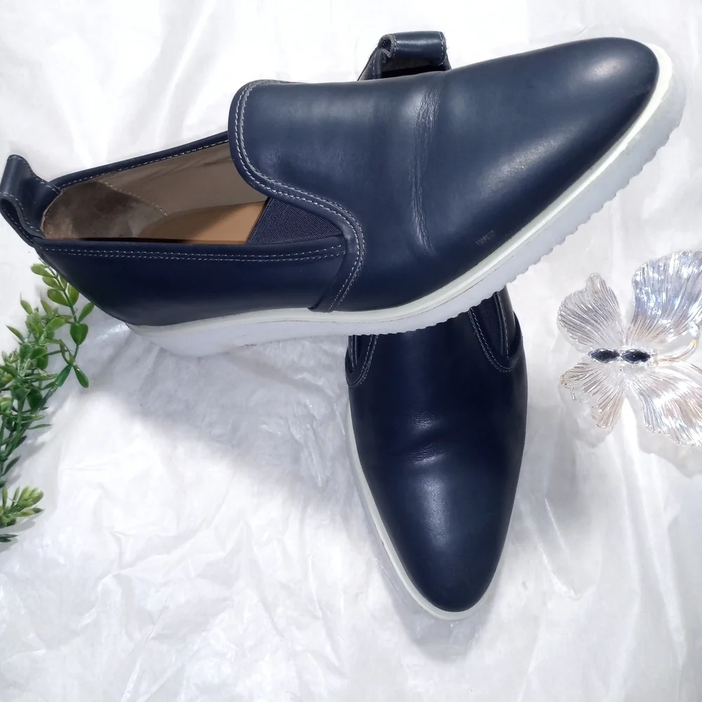 Everlane Blue and White Slip-On Loafers